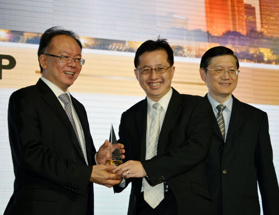 Cho-Wee-Peng-SIAS-award